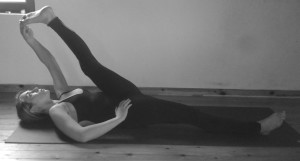 modifications kurmasana gharbapindasana supta ubhaya  kukutasana kurmasana kurmasana