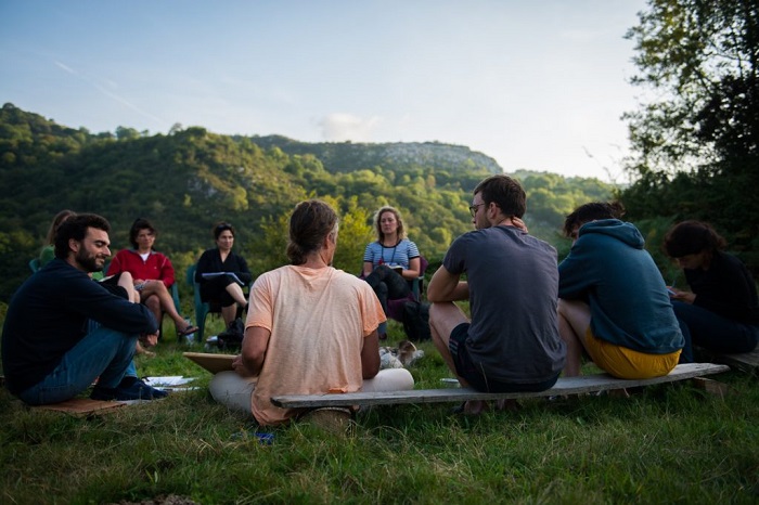 Nature-Retreat-Spain-Asturias-Yoga-Simon-Loughlin-1024x683