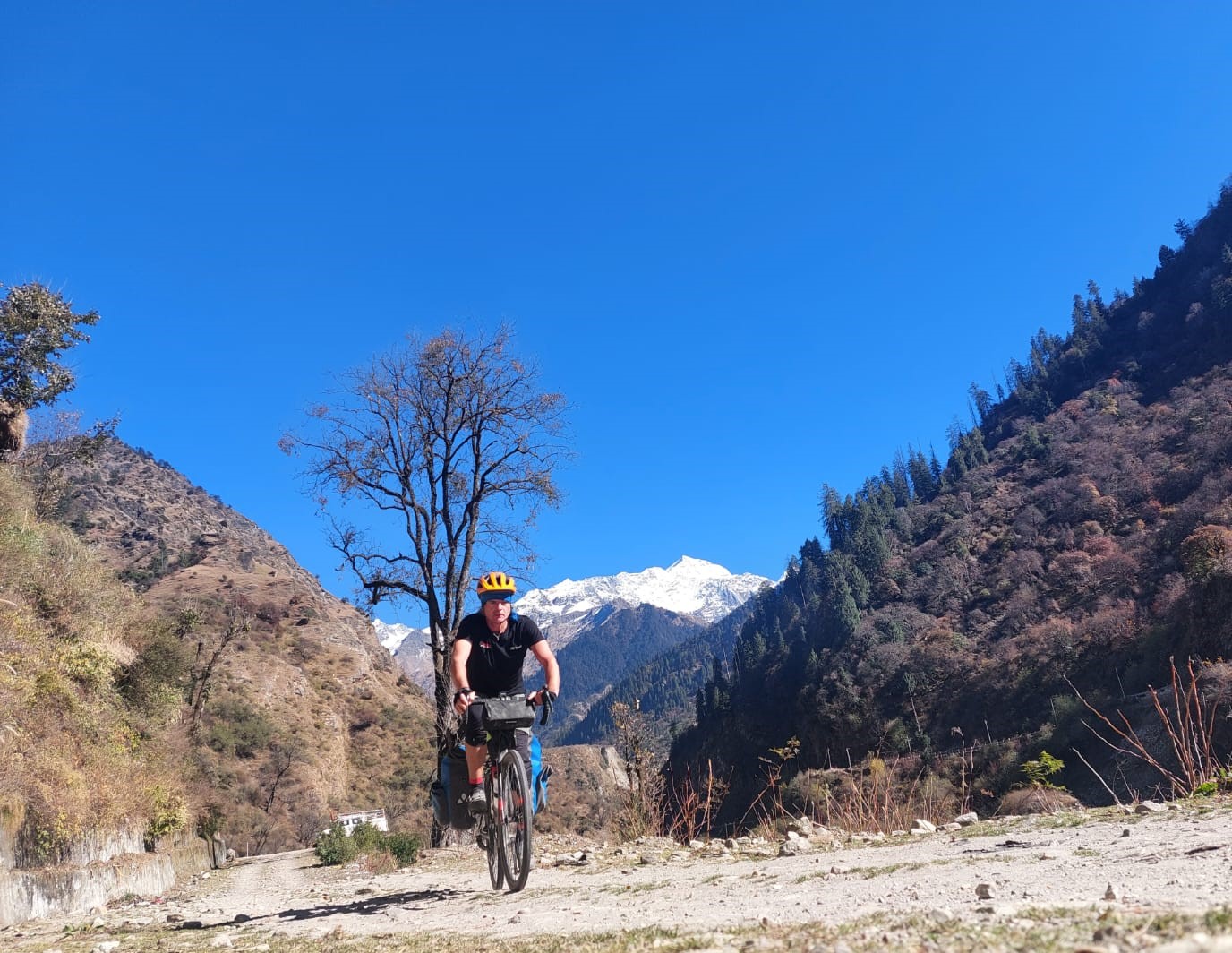 Read more about the article Cycling into the Himalayas